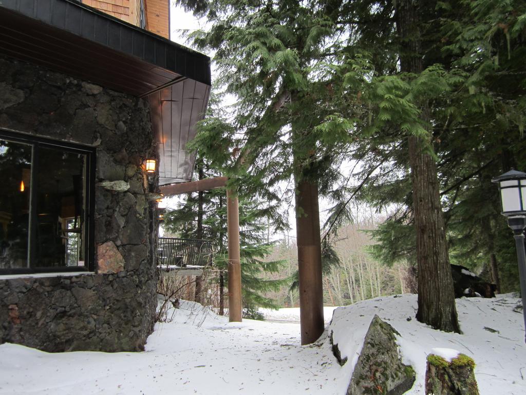 The Lodge At Skeena Landing Тірейс Екстер'єр фото
