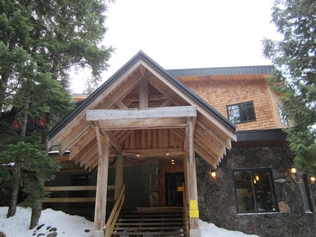 The Lodge At Skeena Landing Тірейс Екстер'єр фото