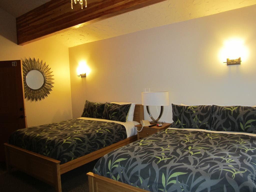 The Lodge At Skeena Landing Тірейс Номер фото