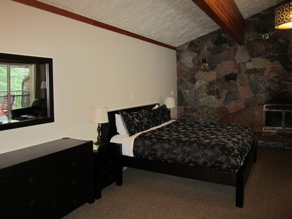 The Lodge At Skeena Landing Тірейс Номер фото