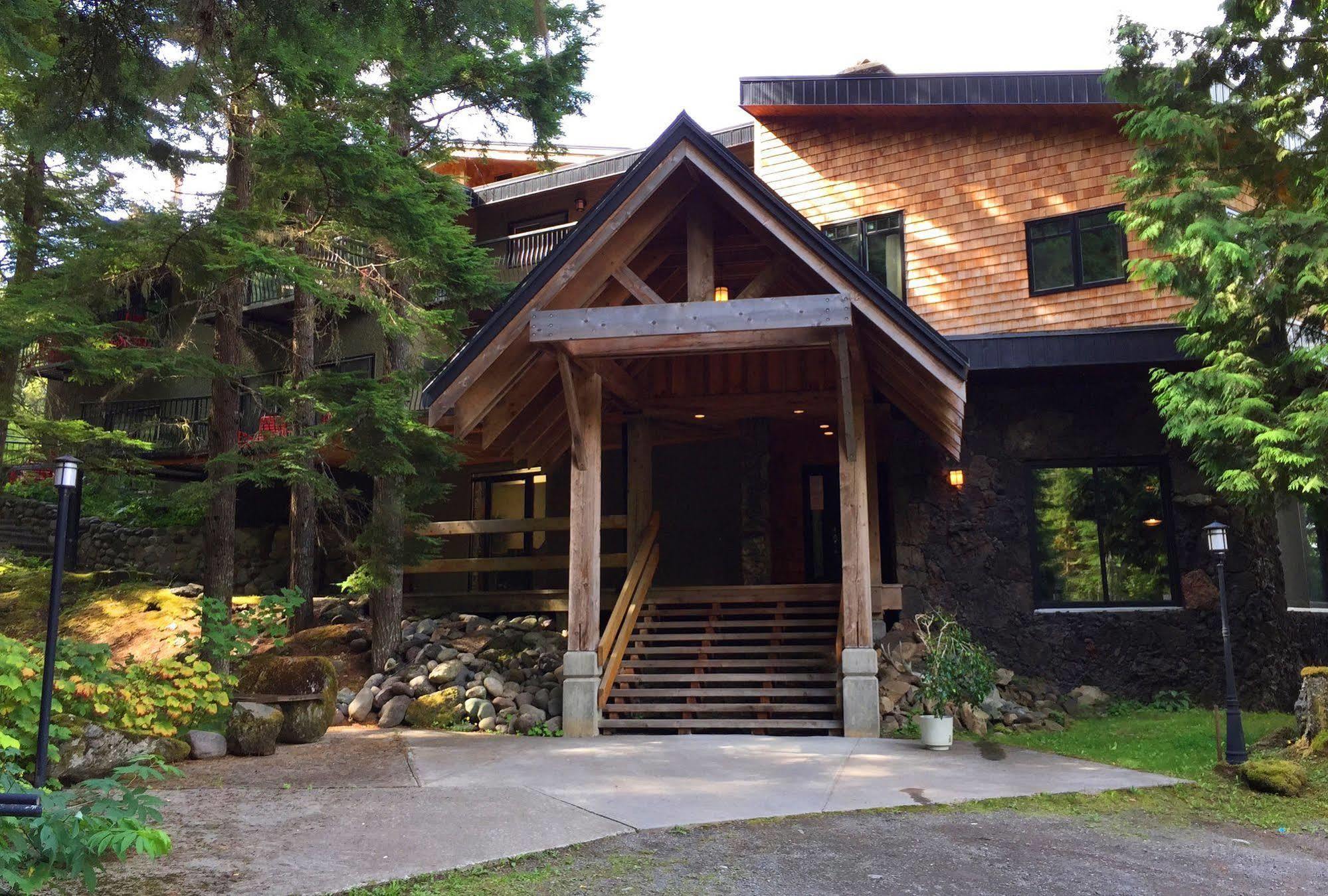 The Lodge At Skeena Landing Тірейс Екстер'єр фото